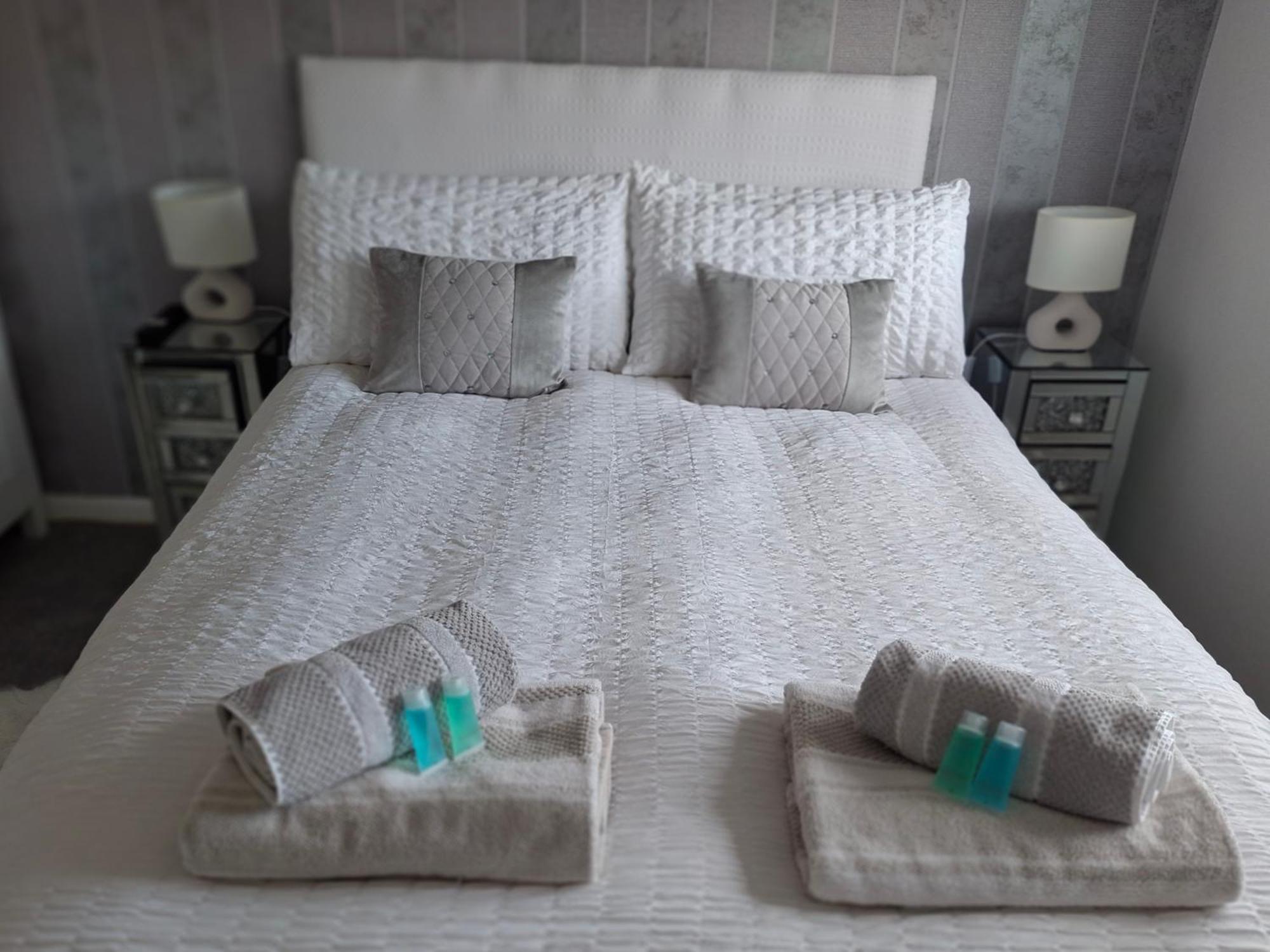 Home From Home Guest House 罗奇福德 外观 照片